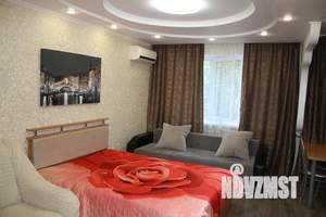 Студия квартира, посуточно, 40м2, 2/9 этаж