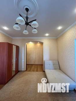 Студия квартира, посуточно, 42м2, 4/5 этаж