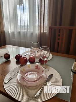 Студия квартира, посуточно, 42м2, 4/5 этаж