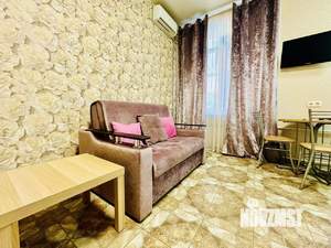 Студия квартира, посуточно, 31м2, 1/6 этаж