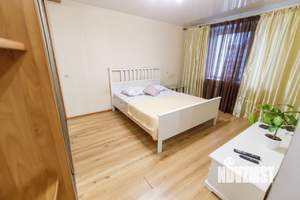 1-к квартира, посуточно, 37м2, 4/10 этаж