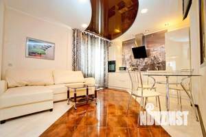 1-к квартира, посуточно, 55м2, 1/1 этаж