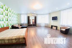 1-к квартира, посуточно, 50м2, 7/10 этаж