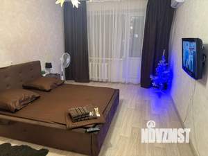 1-к квартира, посуточно, 40м2, 7/10 этаж