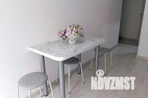 1-к квартира, посуточно, 40м2, 1/18 этаж