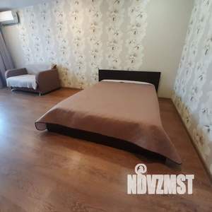 1-к квартира, посуточно, 37м2, 5/10 этаж