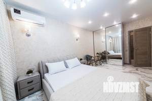 1-к квартира, посуточно, 39м2, 1/27 этаж