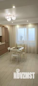 Студия квартира, посуточно, 45м2, 20/25 этаж
