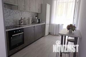 1-к квартира, посуточно, 40м2, 1/18 этаж