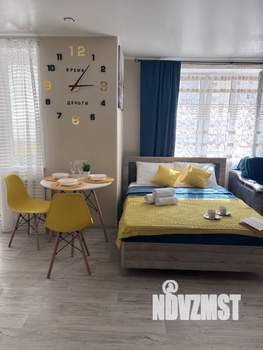 Студия квартира, посуточно, 35м2, 1/10 этаж