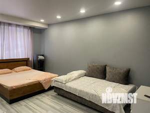 Студия квартира, посуточно, 45м2, 1/25 этаж