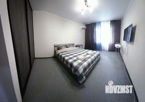 1-к квартира, посуточно, 42м2, 4/10 этаж