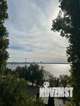 Студия квартира, посуточно, 42м2, 4/5 этаж