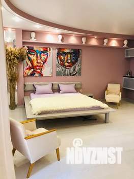 Студия квартира, посуточно, 53м2, 5/19 этаж