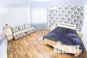 1-к квартира, посуточно, 40м2, 11/16 этаж