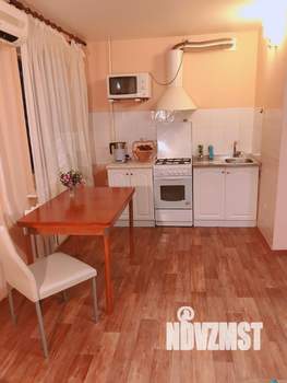 Студия квартира, посуточно, 34м2, 7/10 этаж