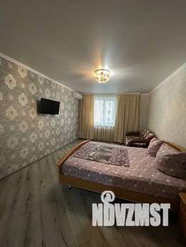 1-к квартира, посуточно, 42м2, 4/10 этаж