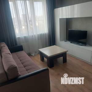 Студия квартира, посуточно, 43м2, 17/25 этаж