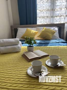 Студия квартира, посуточно, 35м2, 1/10 этаж