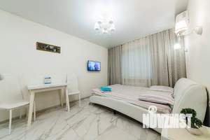 Студия квартира, посуточно, 30м2, 1/27 этаж