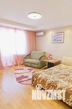 1-к квартира, посуточно, 52м2, 6/10 этаж