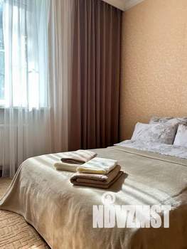 Студия квартира, посуточно, 42м2, 4/5 этаж