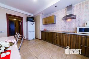 2-к квартира, посуточно, 65м2, 1/1 этаж