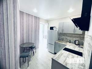 1-к квартира, посуточно, 35м2, 1/25 этаж