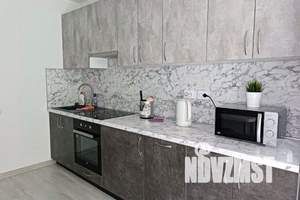 1-к квартира, посуточно, 40м2, 1/18 этаж