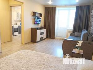 1-к квартира, посуточно, 38м2, 7/10 этаж