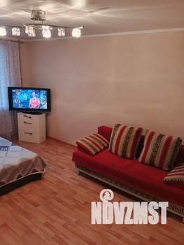 1-к квартира, посуточно, 38м2, 7/10 этаж