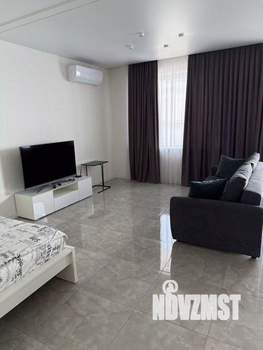 Студия квартира, посуточно, 57м2, 23/37 этаж