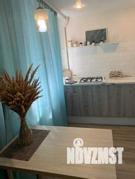 Студия квартира, посуточно, 32м2, 1/5 этаж