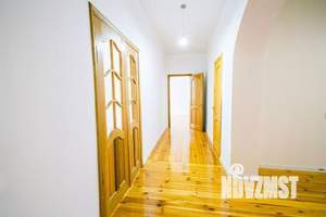 2-к квартира, вторичка, 110м2, 2/4 этаж
