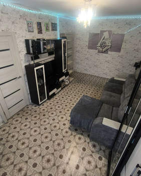 2-к квартира, вторичка, 42м2, 1/5 этаж