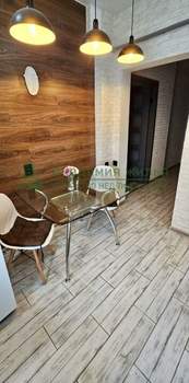 2-к квартира, вторичка, 59м2, 1/4 этаж