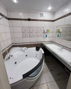 2-к квартира, вторичка, 58м2, 1/6 этаж