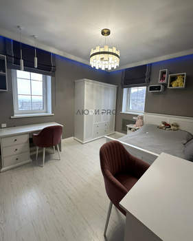 4-к квартира, вторичка, 140м2, 4/4 этаж