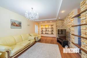 4-к квартира, вторичка, 130м2, 7/10 этаж