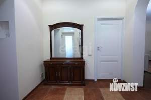 4-к квартира, вторичка, 119м2, 2/5 этаж