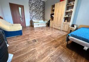 4-к квартира, вторичка, 106м2, 3/3 этаж