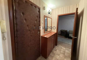 2-к квартира, вторичка, 44м2, 1/9 этаж