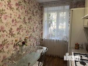 2-к квартира, вторичка, 50м2, 1/10 этаж
