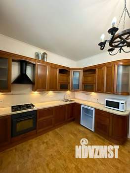 3-к квартира, вторичка, 109м2, 2/4 этаж