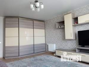 2-к квартира, вторичка, 65м2, 10/17 этаж