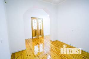 2-к квартира, вторичка, 110м2, 2/4 этаж