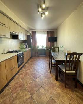 3-к квартира, вторичка, 90м2, 10/10 этаж