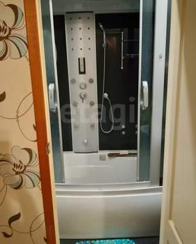 2-к квартира, вторичка, 42м2, 1/9 этаж