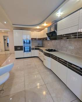 3-к квартира, вторичка, 90м2, 10/10 этаж