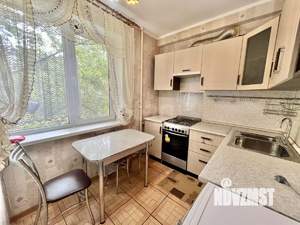 4-к квартира, вторичка, 63м2, 3/5 этаж